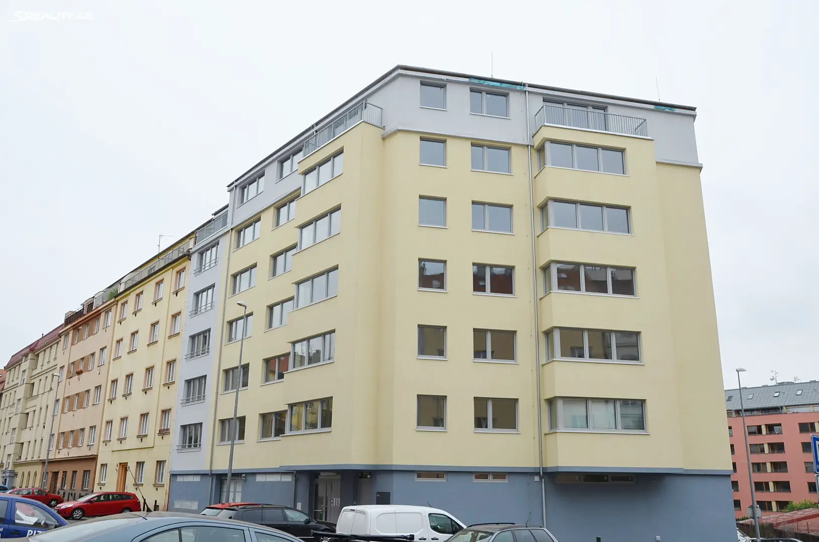 Pronájem bytu 1+kk 48 m², Družstevní, Praha - Nusle