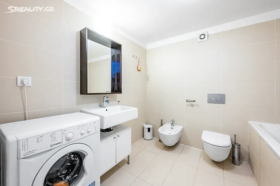 Pronájem bytu 3+kk 65 m², Soukenická, Praha 1 - Nové Město