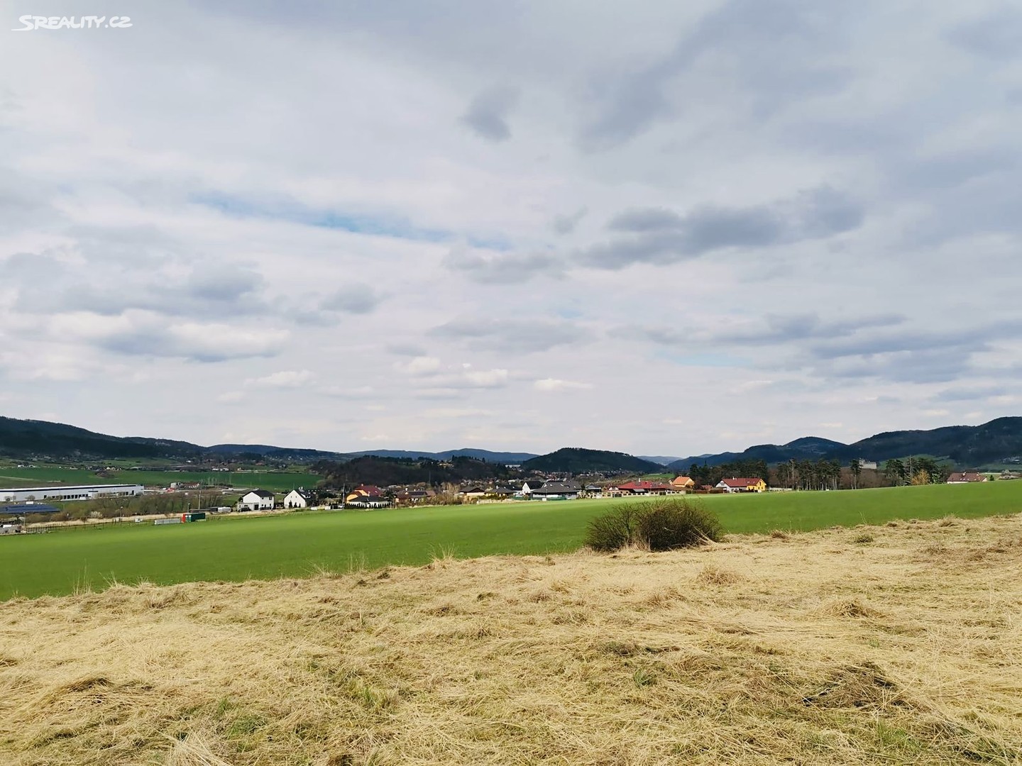 Prodej  stavebního pozemku 1 629 m², Bavoryně - Na Lhotkách, okres Beroun