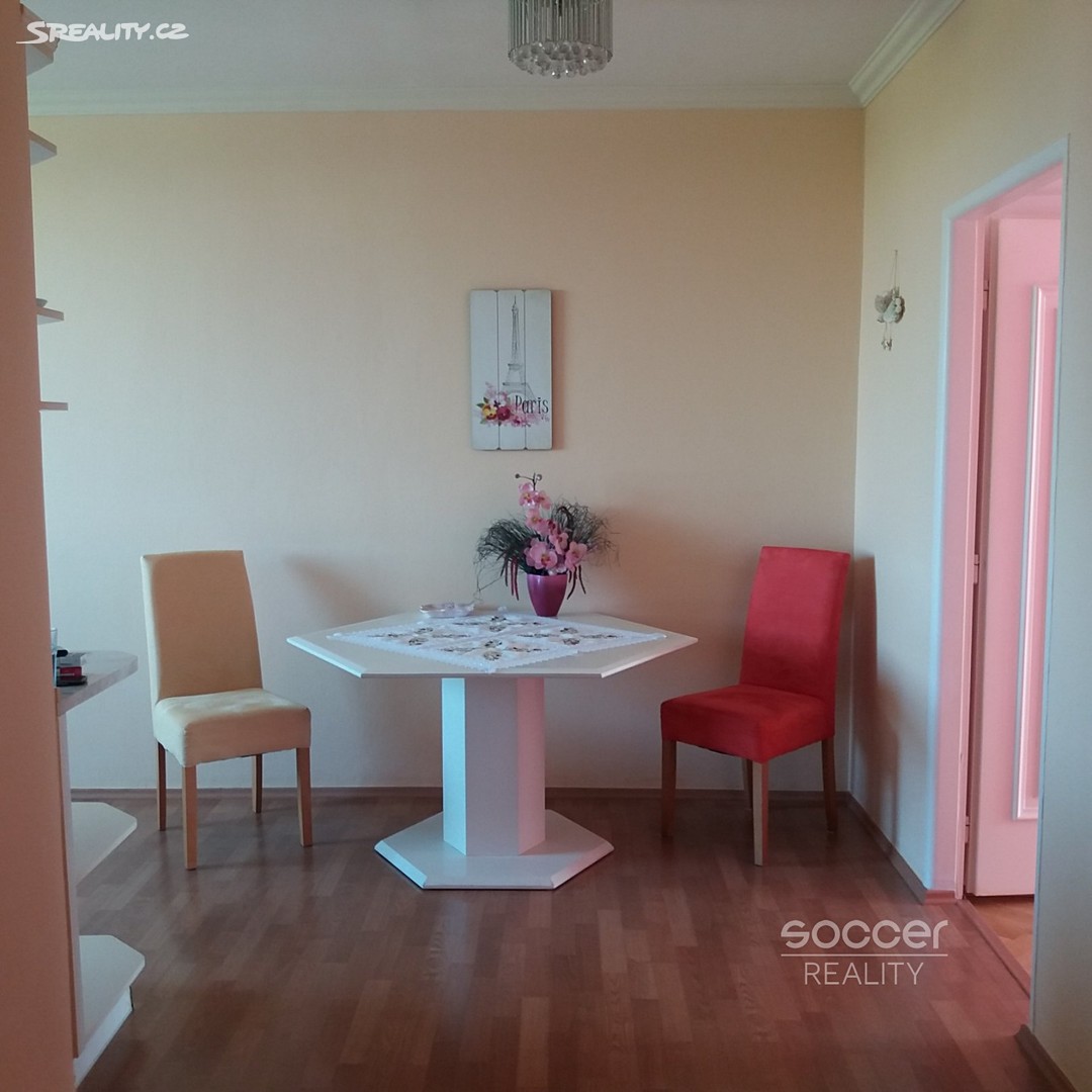 Pronájem bytu 3+1 77 m², Kaplická, Praha 4 - Podolí