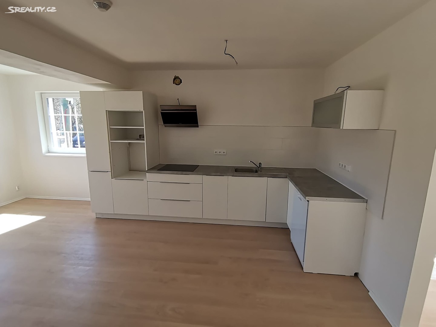 Pronájem bytu 3+kk 60 m², V kruhovce, Davle