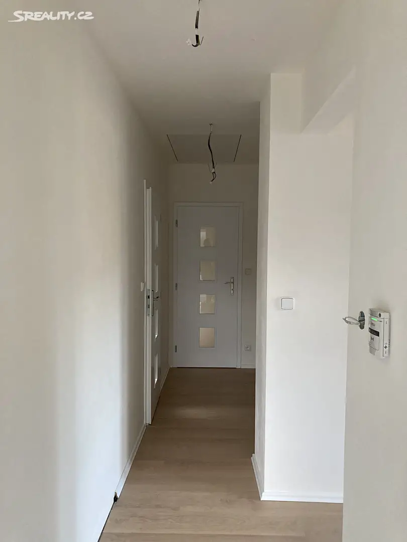 Pronájem bytu 3+kk 60 m², V kruhovce, Davle