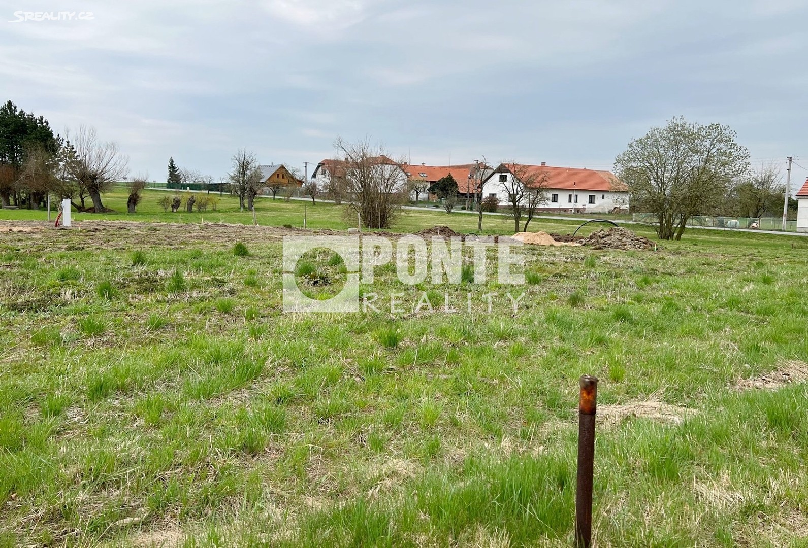 Prodej  stavebního pozemku 1 491 m², Chvojenec, okres Pardubice