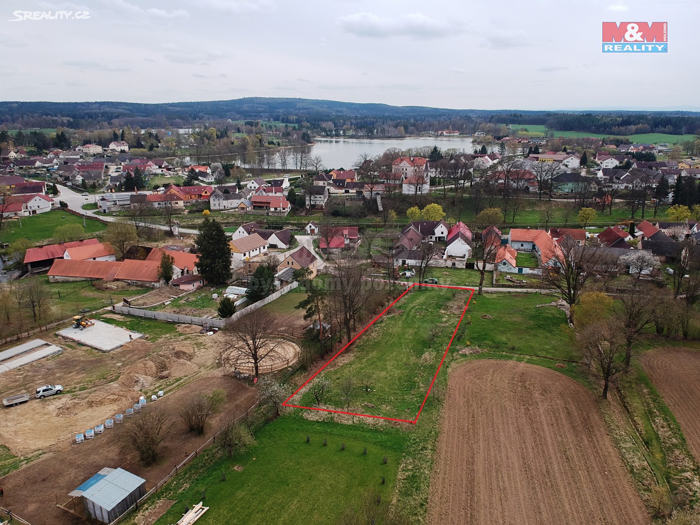 Prodej  stavebního pozemku 1 714 m², Lásenice, okres Jindřichův Hradec