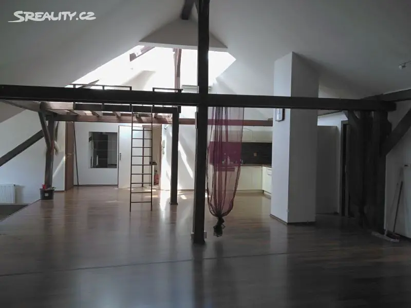 Pronájem bytu atypické 116 m² (Podkrovní), T. G. Masaryka, Kladno