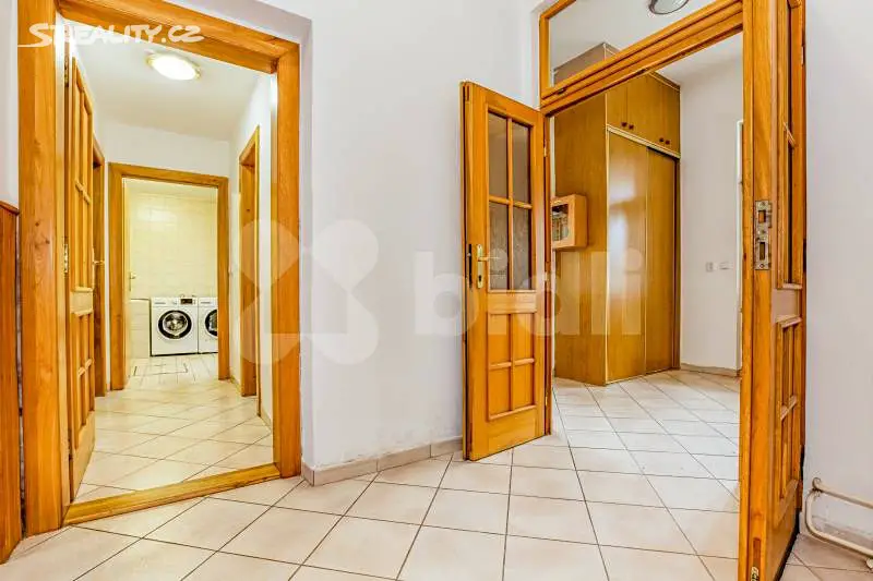 Prodej  rodinného domu 280 m², pozemek 2 590 m², Lásenice, okres Jindřichův Hradec