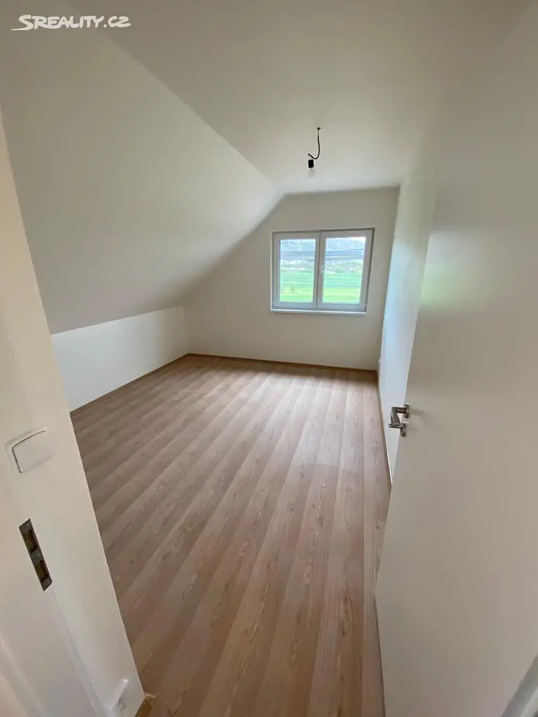 Prodej  rodinného domu 140 m², pozemek 1 116 m², Lochovice, okres Beroun