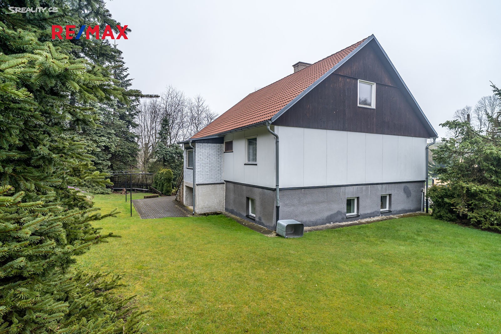 Prodej  rodinného domu 369 m², pozemek 1 794 m², Petrovice, okres Ústí nad Labem