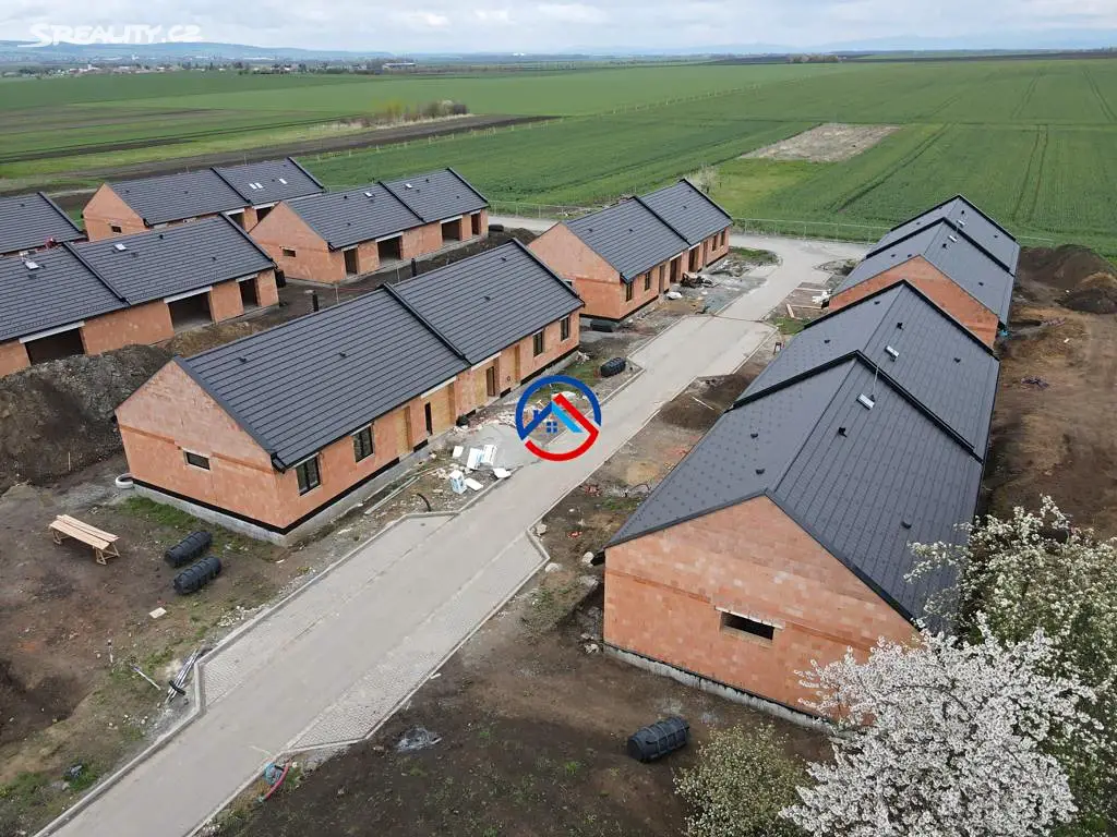 Prodej  rodinného domu 158 m², pozemek 402 m², Ústín, okres Olomouc