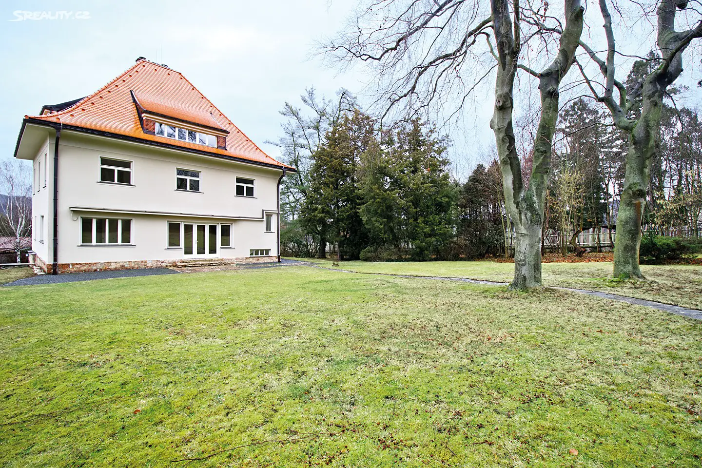 Prodej  vily 423 m², pozemek 3 825 m², Dobřichovice, okres Praha-západ