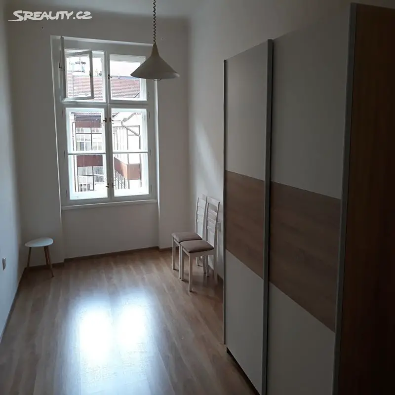 Pronájem bytu 1+1 35 m², Na Bělidle, Praha 5 - Smíchov