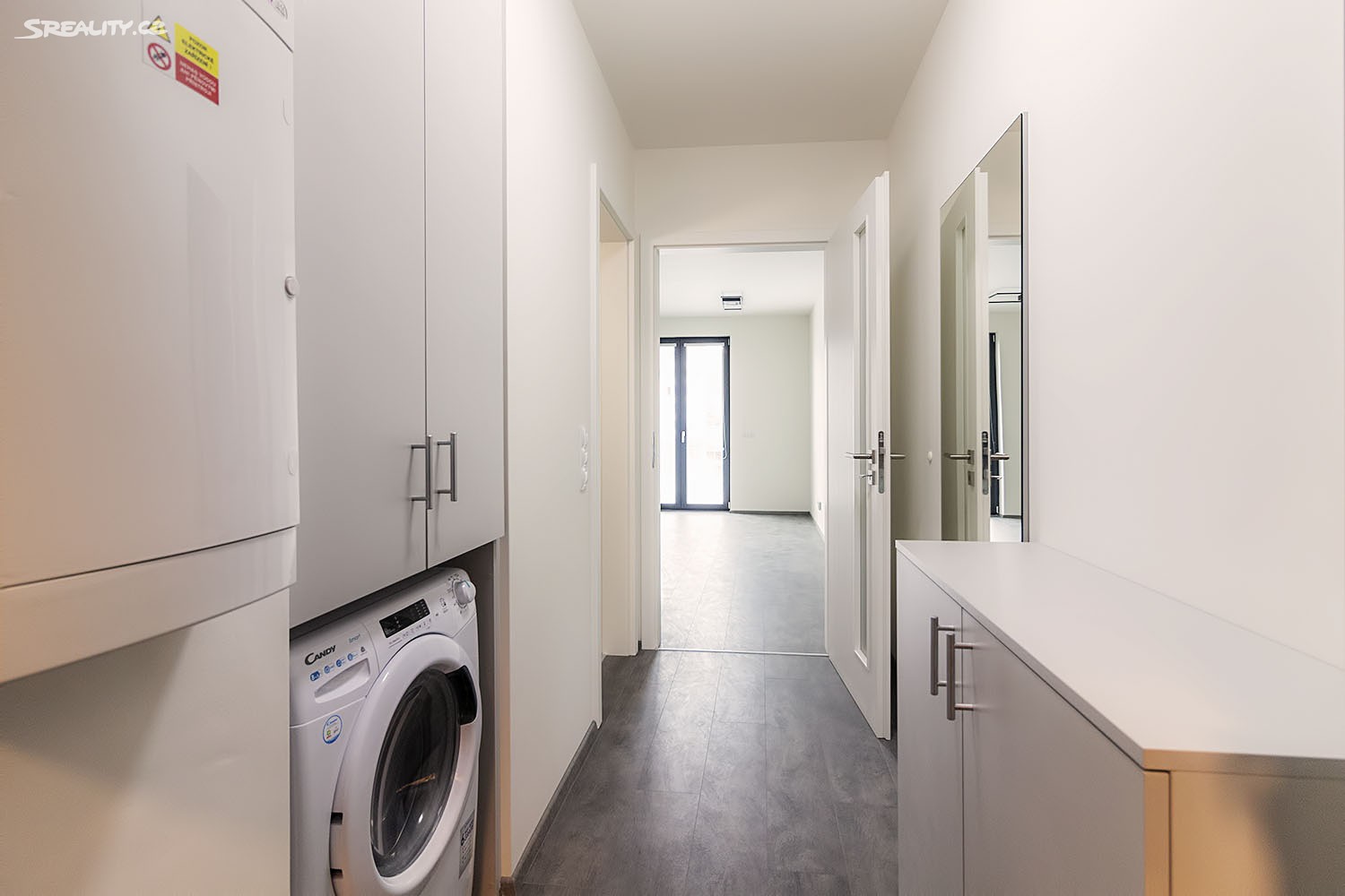 Pronájem bytu 1+kk 35 m², Koněvova, Praha 3 - Žižkov