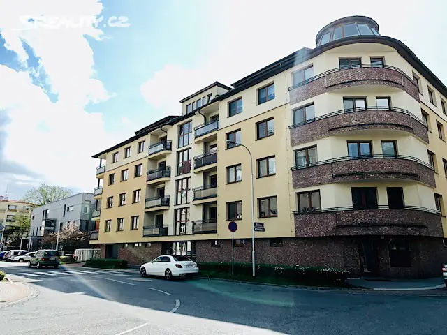 Pronájem bytu 2+kk 63 m², Nerudova, Pardubice - Zelené Předměstí