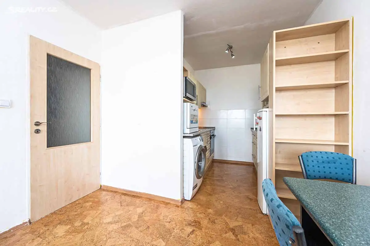 Pronájem bytu 2+kk 43 m², Nad přehradou, Praha 10 - Horní Měcholupy