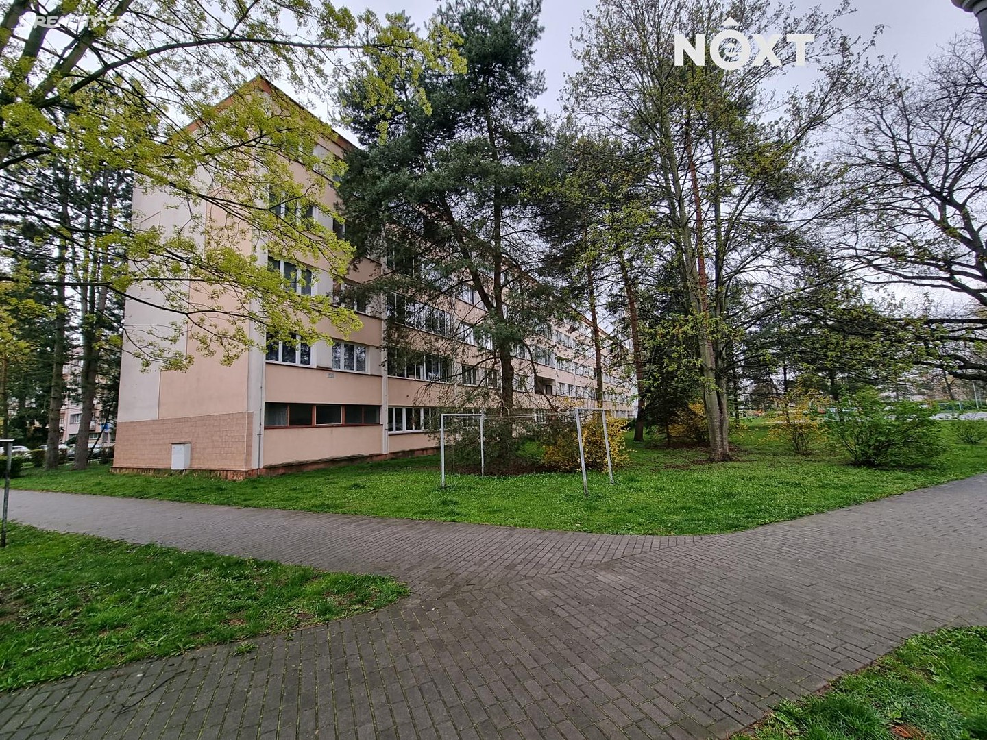 Prodej bytu 1+kk 27 m², Prodloužená, Pardubice - Polabiny