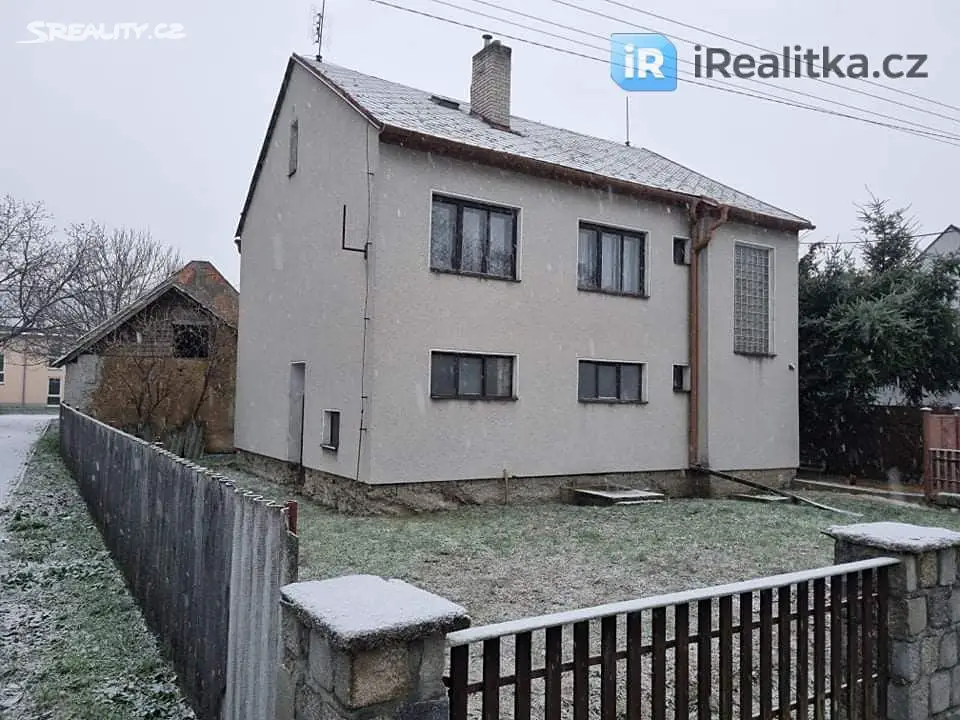 Prodej  rodinného domu 160 m², pozemek 1 981 m², Paseka, okres Olomouc