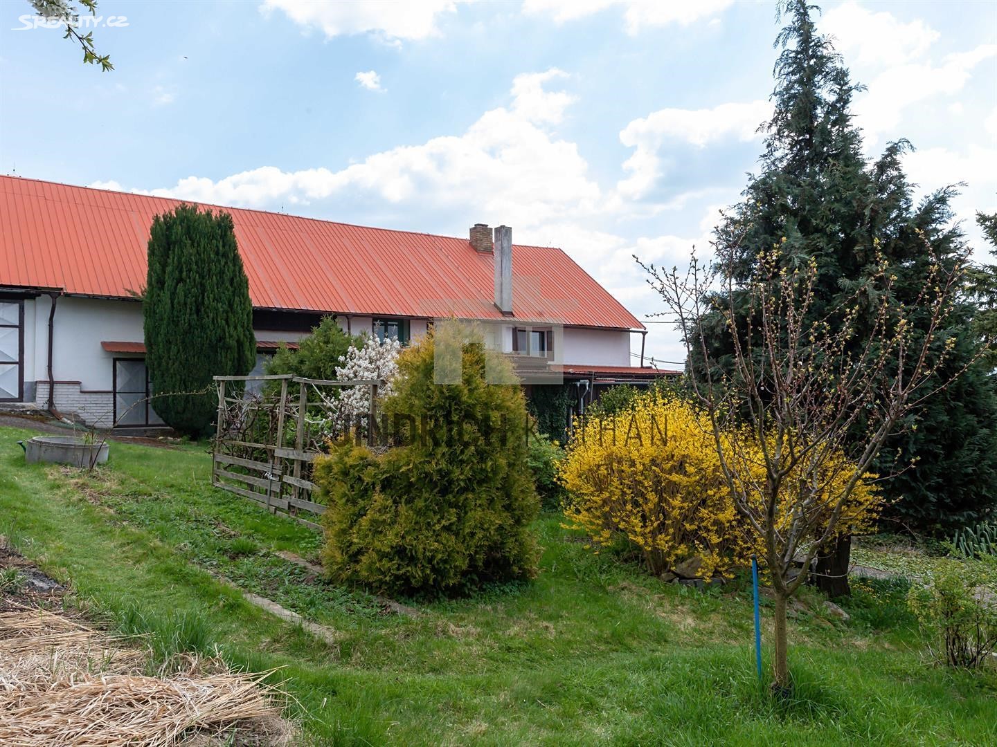 Prodej  vícegeneračního domu 388 m², pozemek 3 621 m², Chotýšany - Křemení, okres Benešov