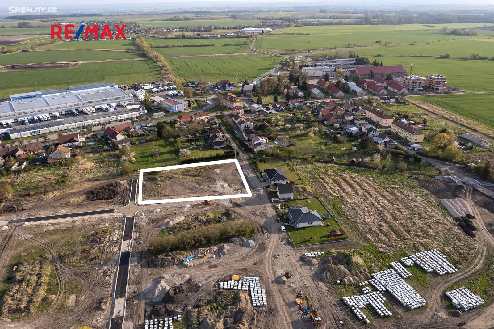 Prodej  stavebního pozemku 2 743 m², Dašice, okres Pardubice