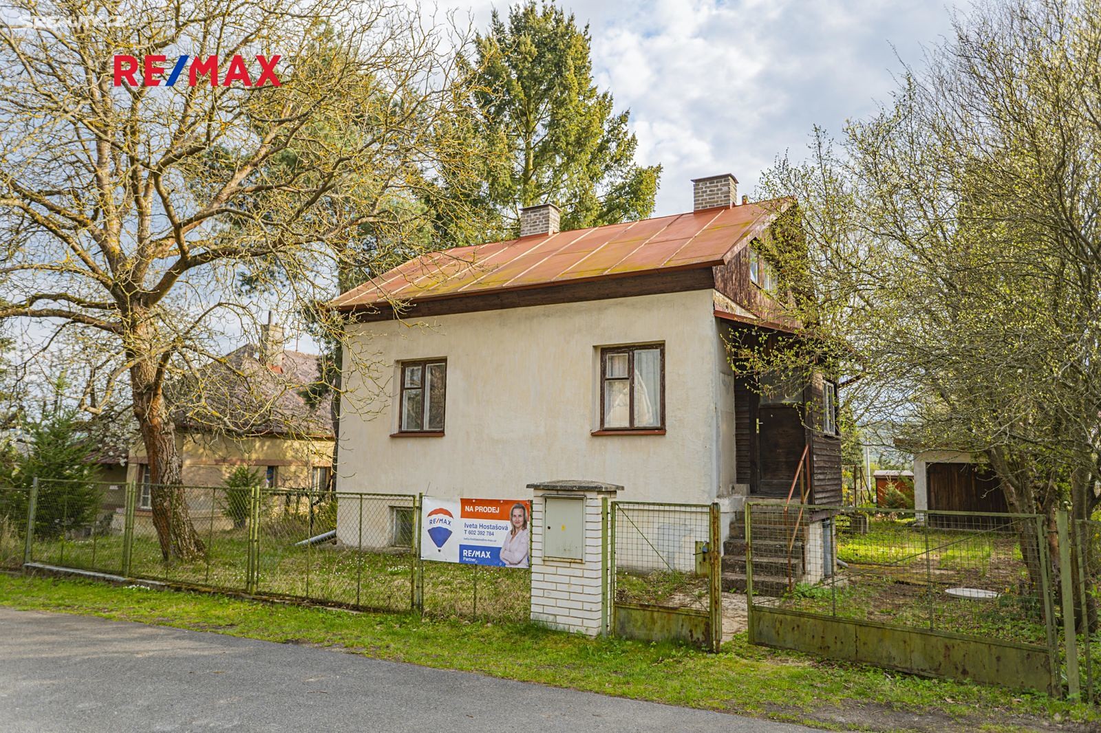 Prodej  stavebního pozemku 900 m², Jelení, Nižbor