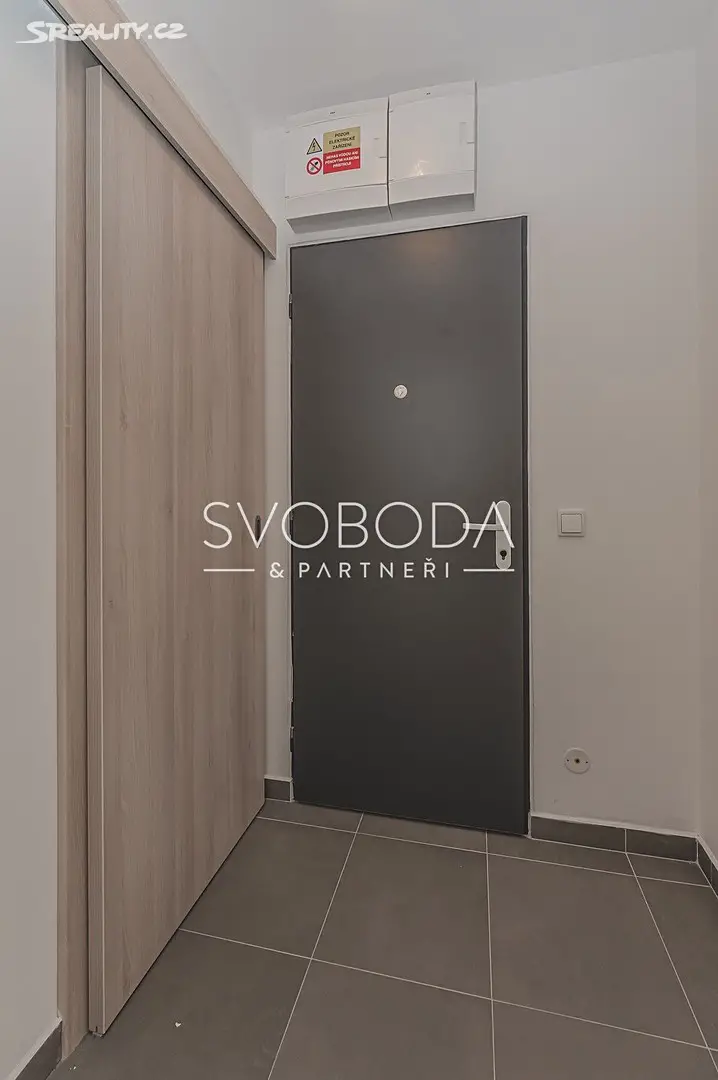 Pronájem bytu 1+kk 25 m², Pražská třída, Hradec Králové - Kukleny
