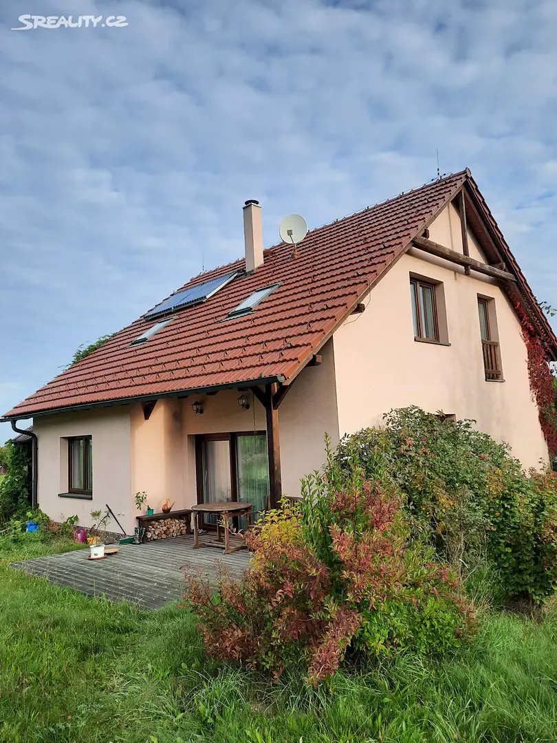 Prodej  rodinného domu 160 m², pozemek 1 085 m², Velenov, okres Blansko