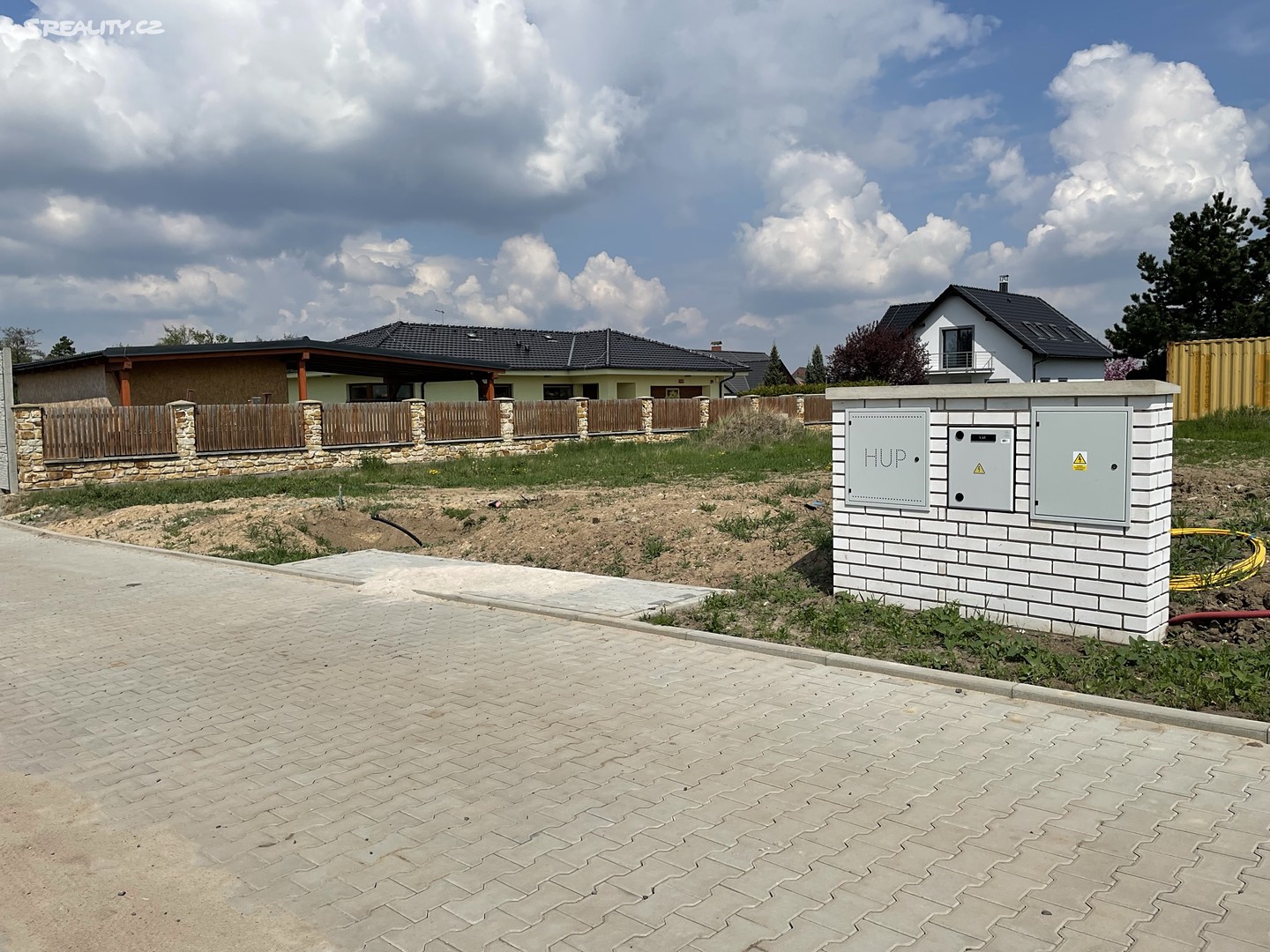 Prodej  stavebního pozemku 701 m², Zápy, okres Praha-východ