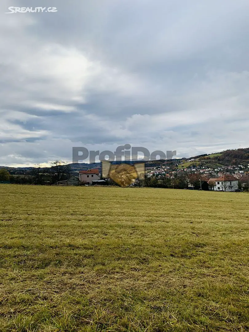Prodej  stavebního pozemku 1 306 m², Tvrz, Zlín - Lužkovice