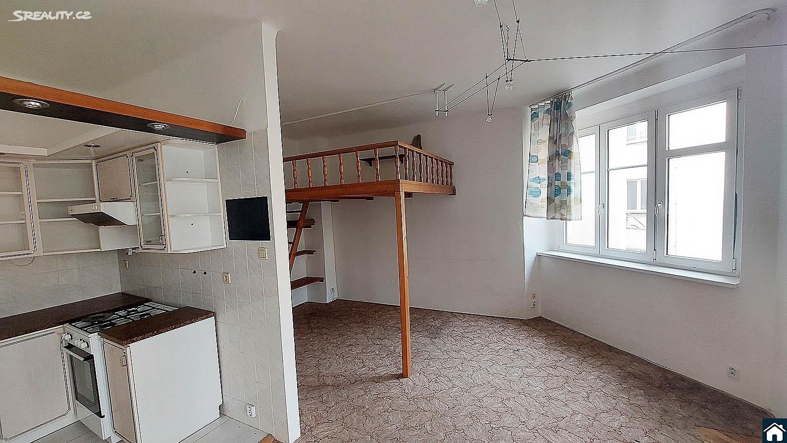 Pronájem bytu 1+kk 30 m², Kralická, Praha 10 - Strašnice