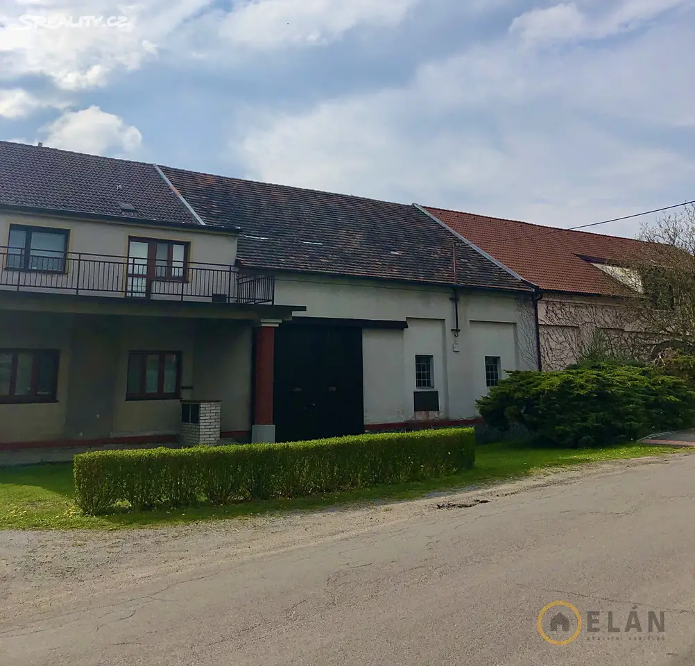 Prodej  rodinného domu 394 m², pozemek 347 m², Svojšice, okres Pardubice