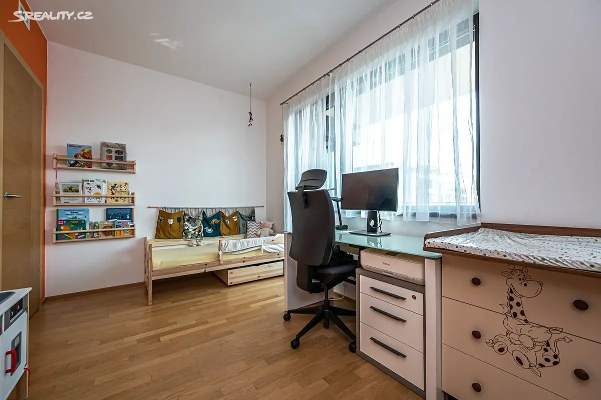 Pronájem bytu 3+kk 80 m², Marciho, Praha 10 - Malešice
