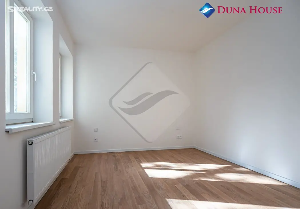 Prodej bytu 3+kk 67 m² (Mezonet), Plzeňská, Praha 5 - Smíchov