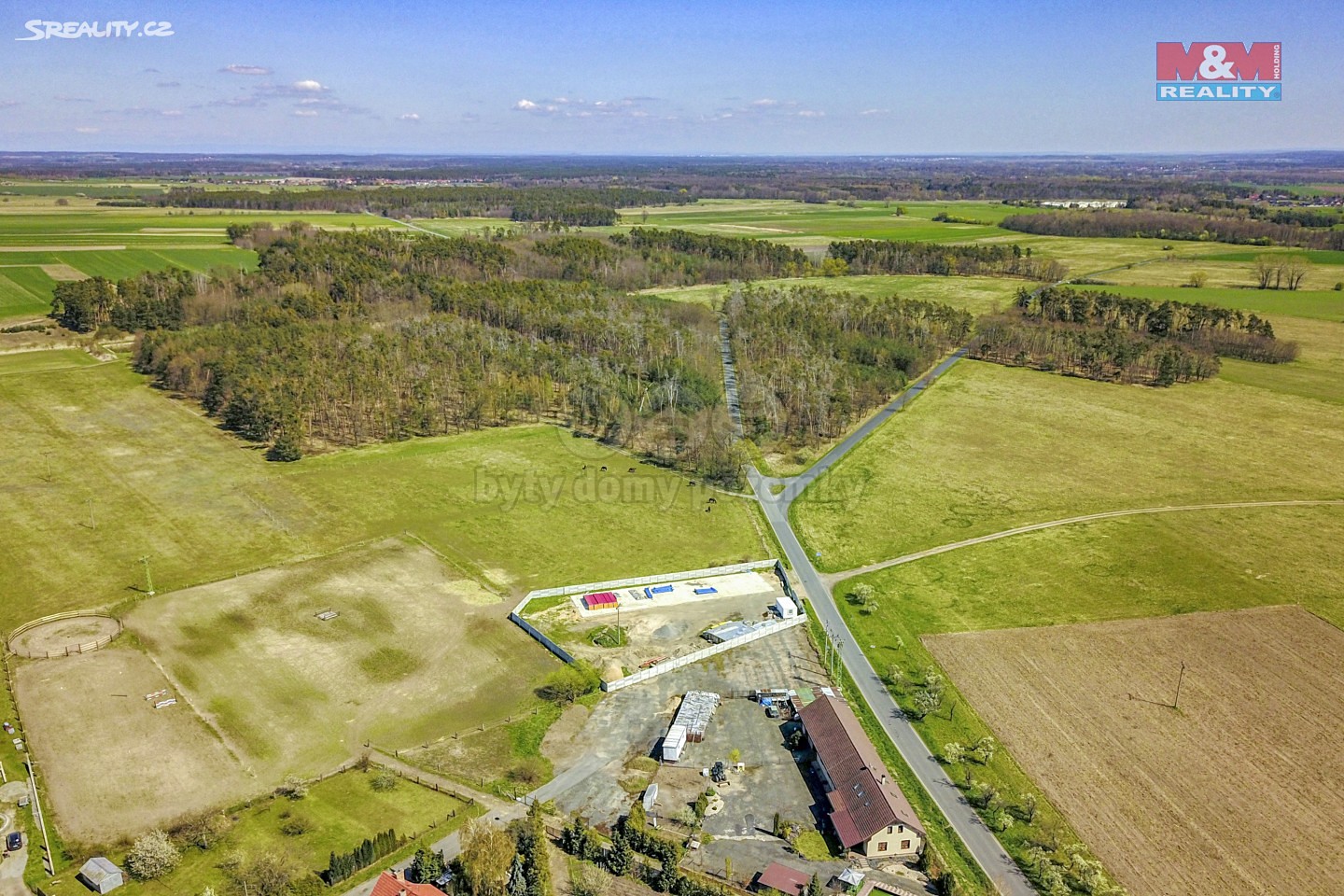 Prodej  komerčního pozemku 1 340 m², Krakovany, okres Kolín