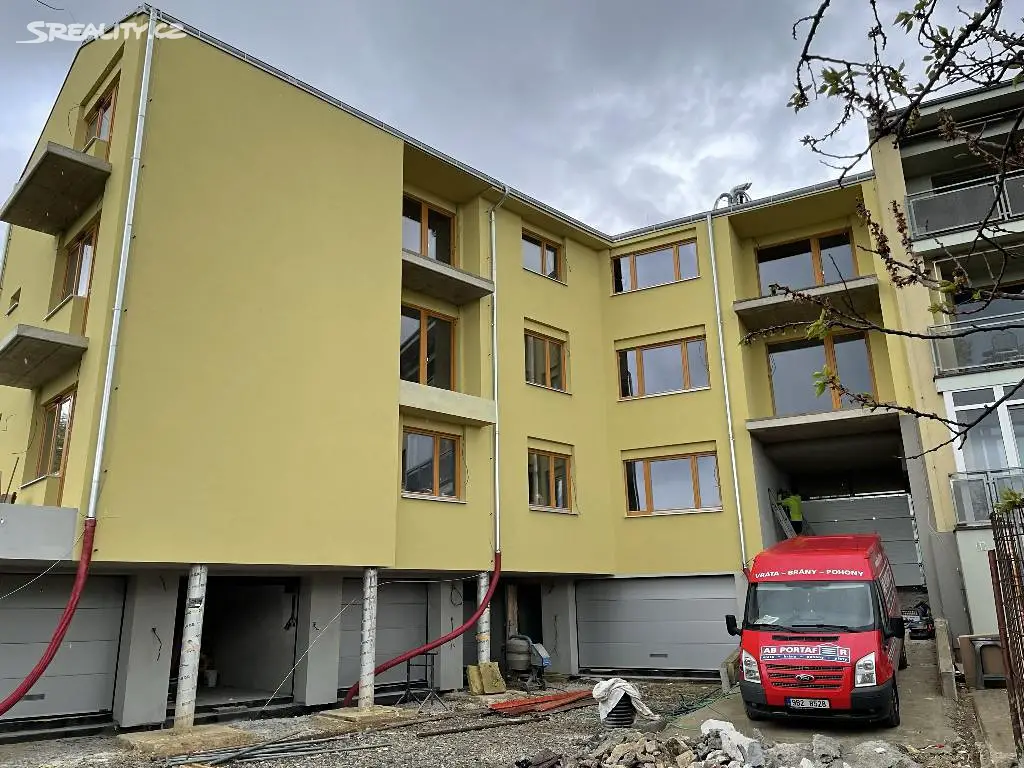 Pronájem bytu 1+kk 30 m², Holzova, Brno - Líšeň