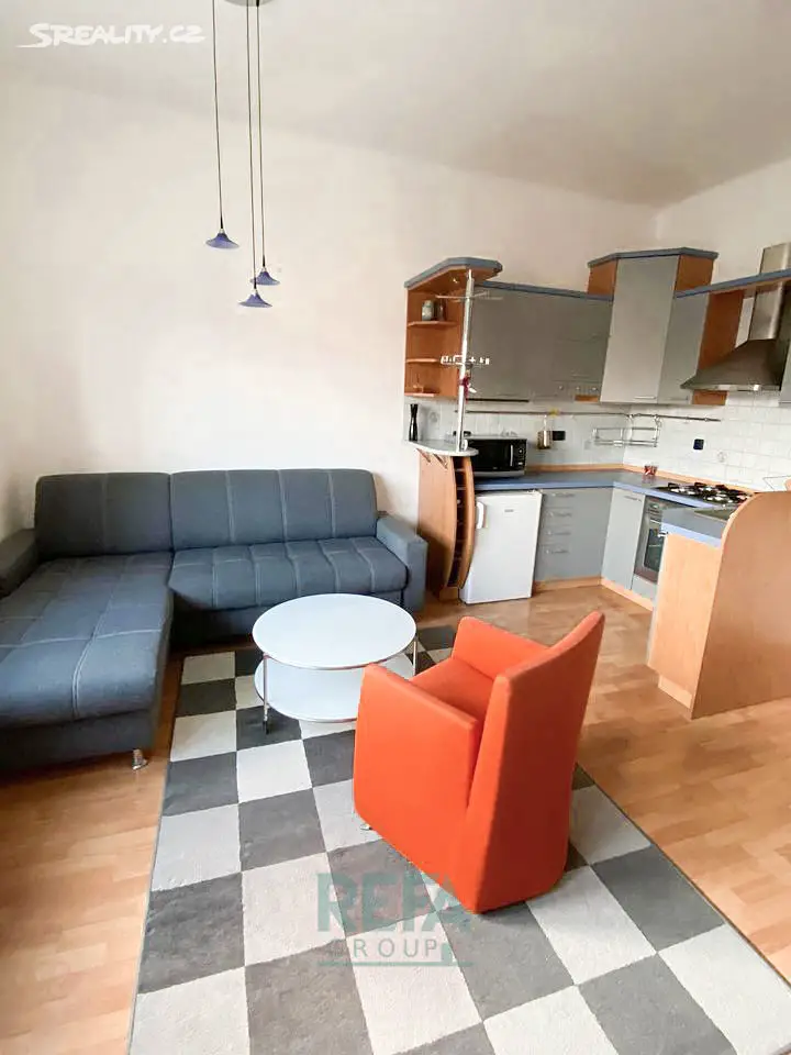 Pronájem bytu 1+kk 37 m², Na Veselí, Praha 4 - Nusle