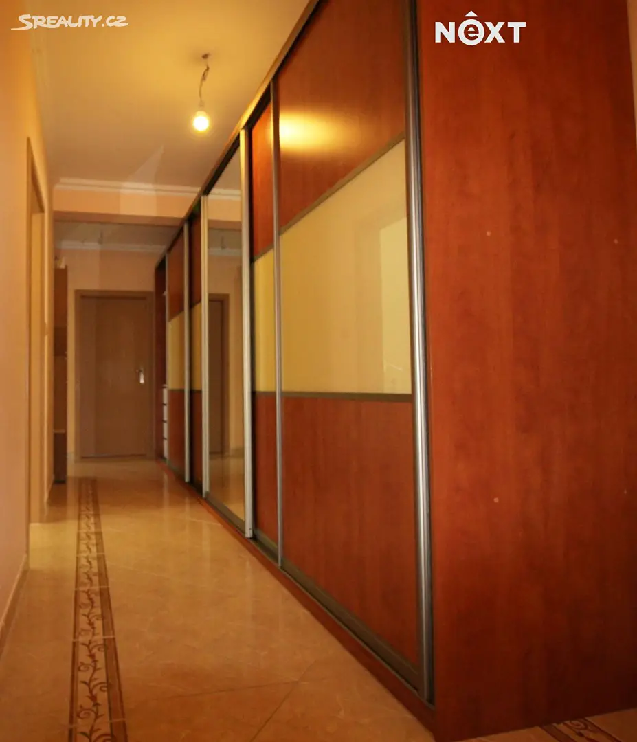 Pronájem bytu 4+1 108 m², Zbrojnická, Karlovy Vary - Drahovice