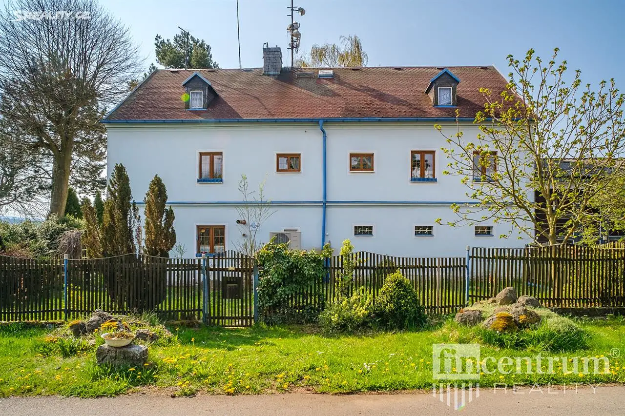 Prodej  rodinného domu 403 m², pozemek 2 245 m², Hájek - Nová Víska, okres Karlovy Vary