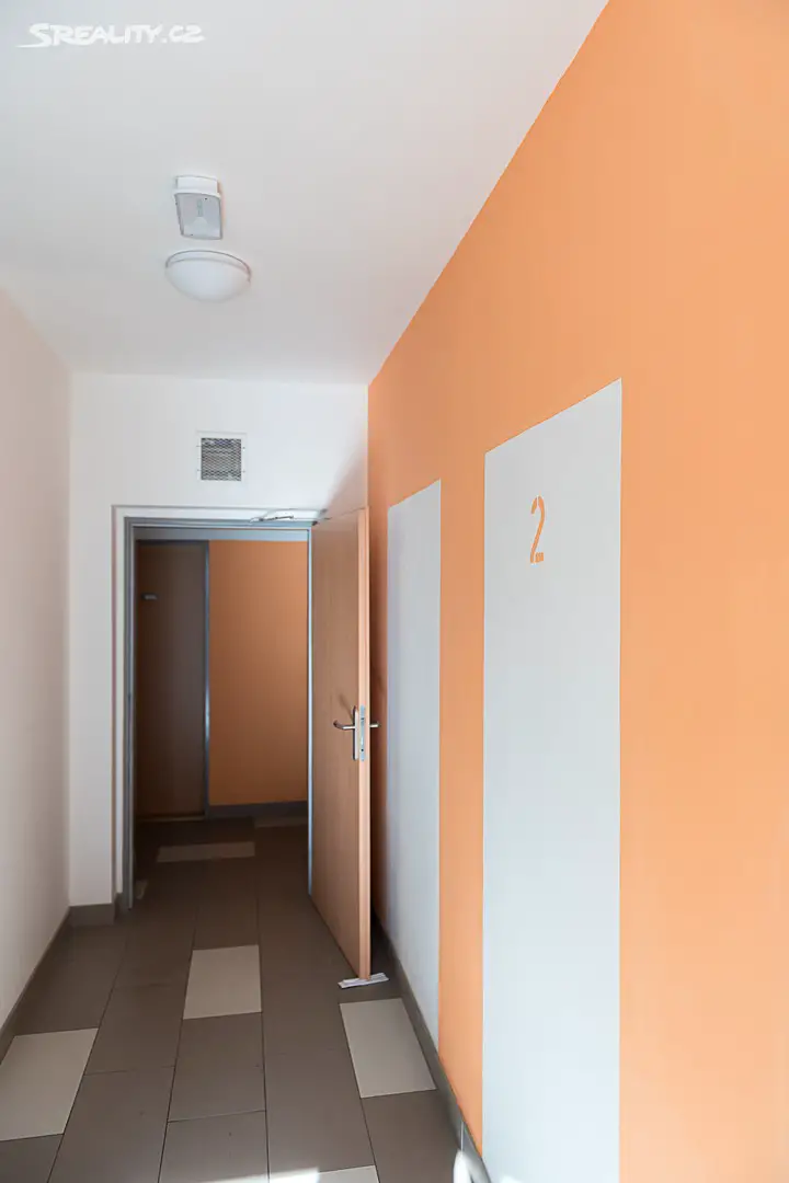 Pronájem bytu 1+kk 38 m², Novodvorská, Brno - Žebětín