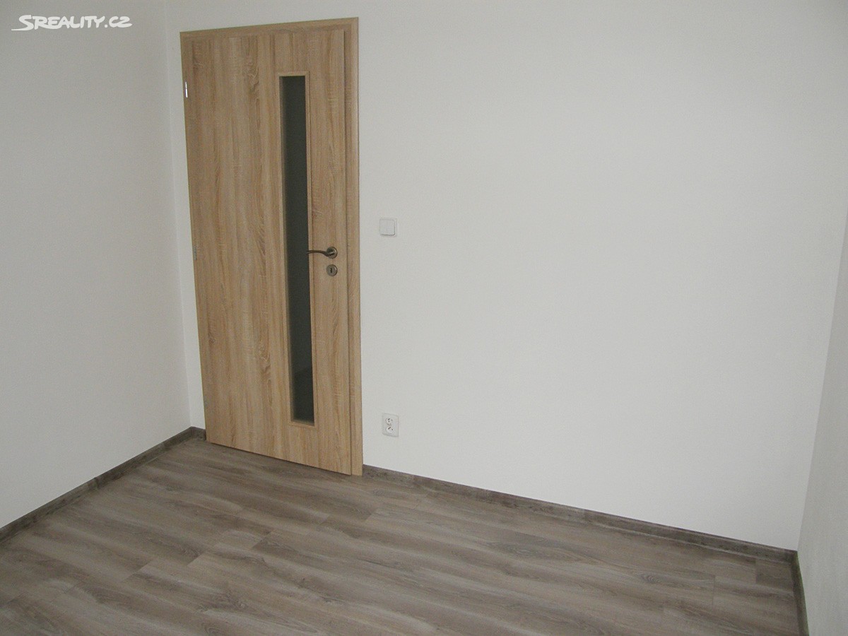 Pronájem bytu 2+kk 40 m², Plynární, Plzeň - Jižní Předměstí