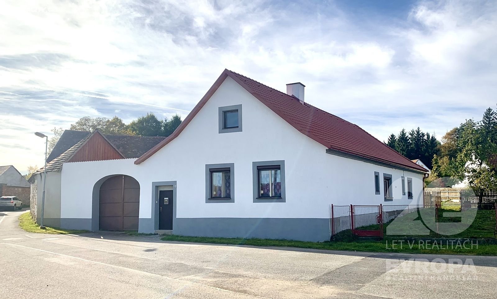 Prodej  rodinného domu 800 m², pozemek 3 319 m², Litochovice, okres Strakonice