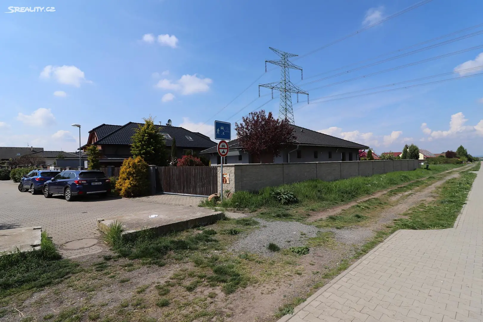 Prodej  pozemku 15 713 m², Měšice, okres Praha-východ