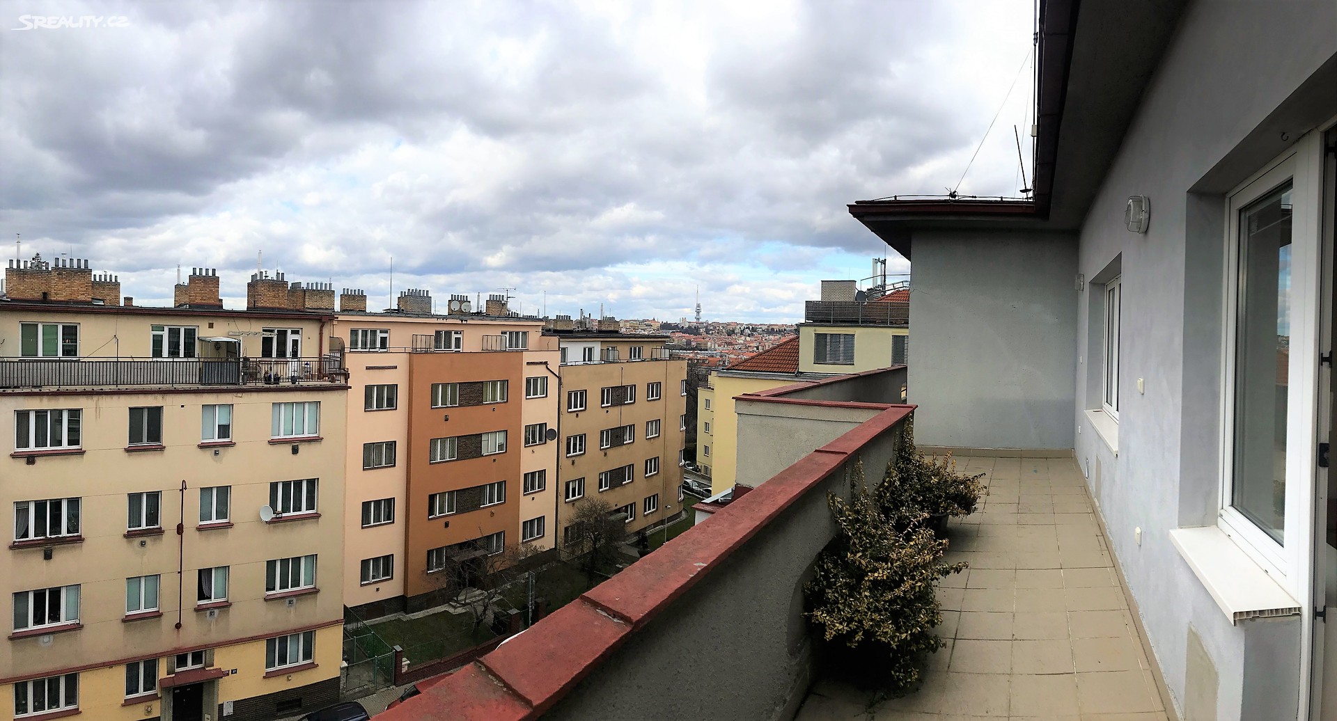 Pronájem bytu 2+1 53 m², Sdružení, Praha - Nusle