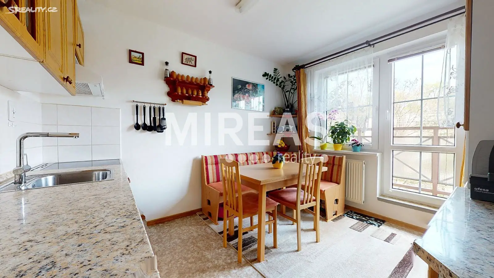 Prodej bytu 3+1 67 m², Topolová, Milovice - Mladá