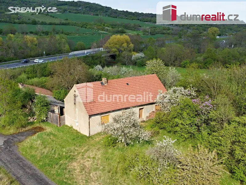 Prodej  rodinného domu 160 m², pozemek 12 385 m², Loucká, Třebenice