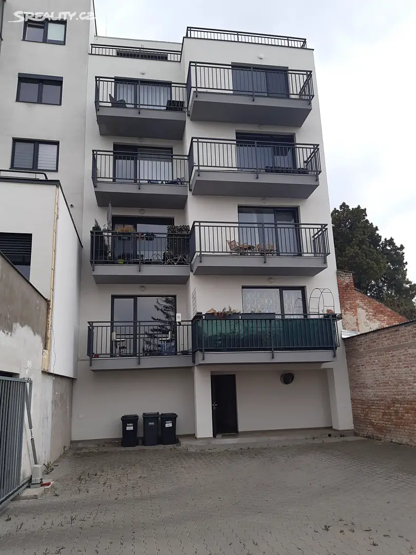 Pronájem bytu 1+kk 46 m², Gajdošova, Brno - Židenice