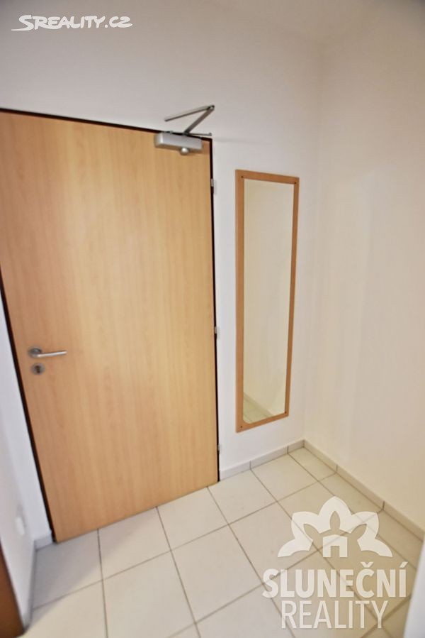 Pronájem bytu 1+kk 27 m², náměstí Svobody, Kunovice