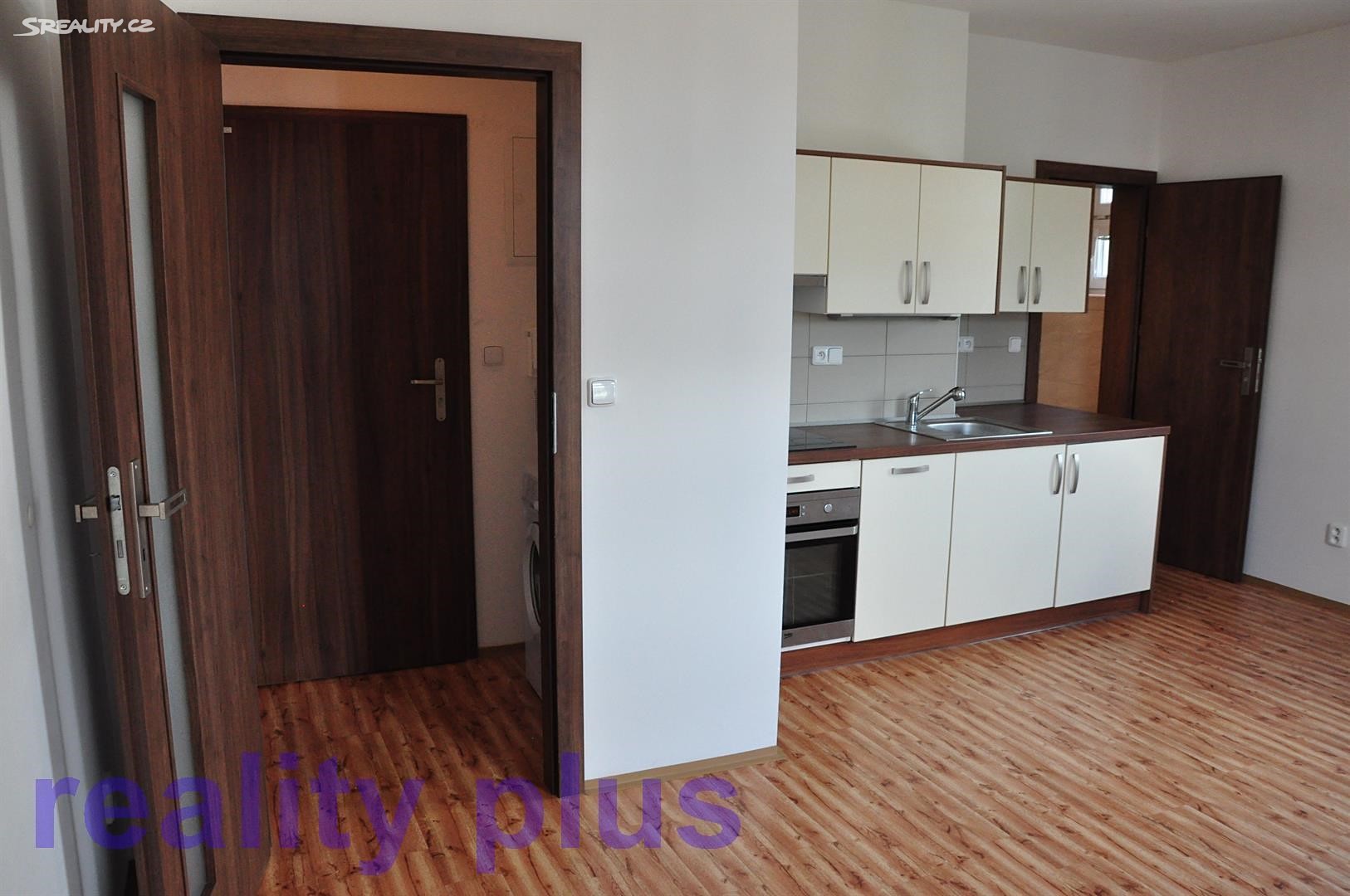 Pronájem bytu 1+kk 27 m², Sládkova, Liberec - Liberec II-Nové Město