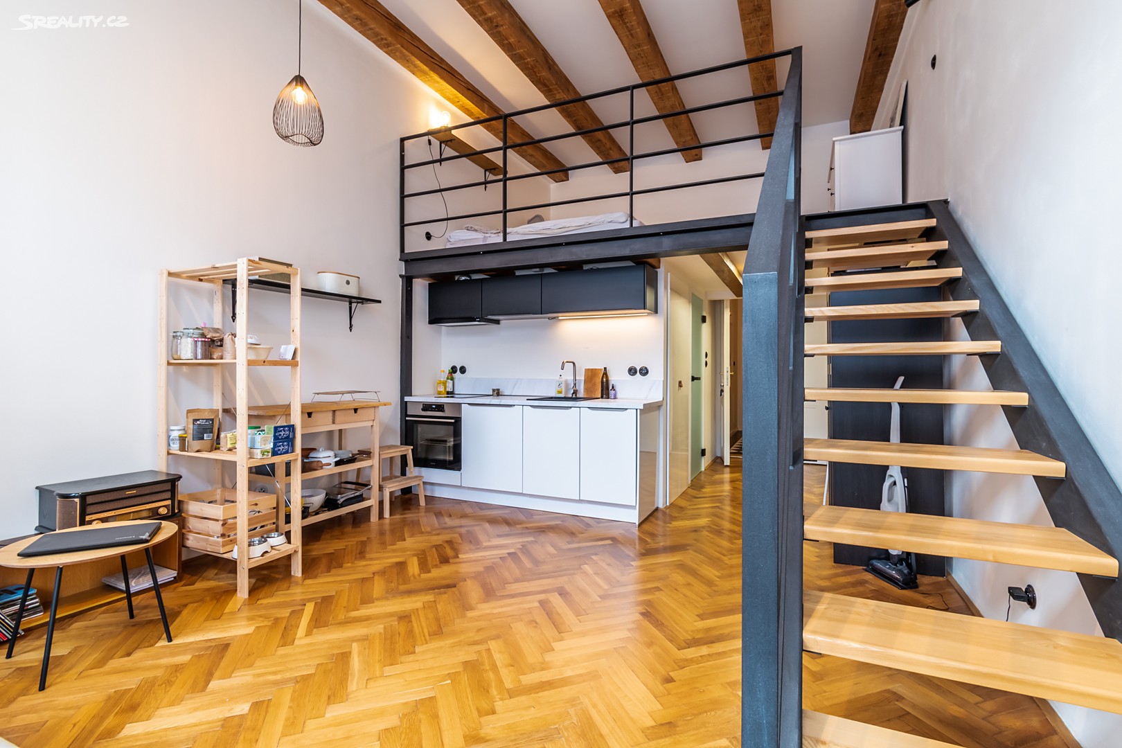 Pronájem bytu 1+kk 29 m², Prvního pluku, Praha 8 - Karlín