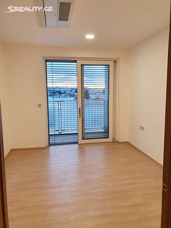 Pronájem bytu 4+kk 95 m², Švýcarské nábřeží, Olomouc - Nové Sady