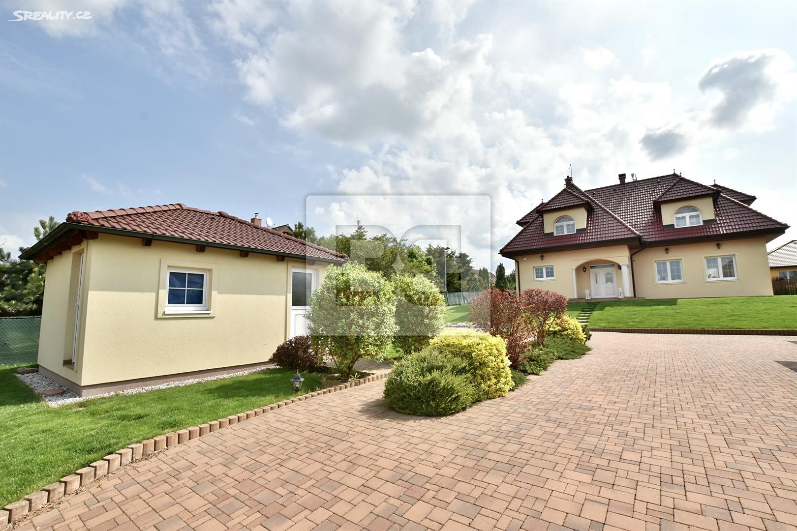 Prodej  rodinného domu 320 m², pozemek 1 567 m², Vrcha II, Divišov