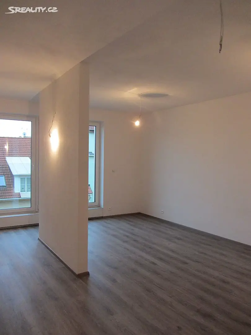 Pronájem bytu 1+kk 40 m², Milady Horákové, Brno